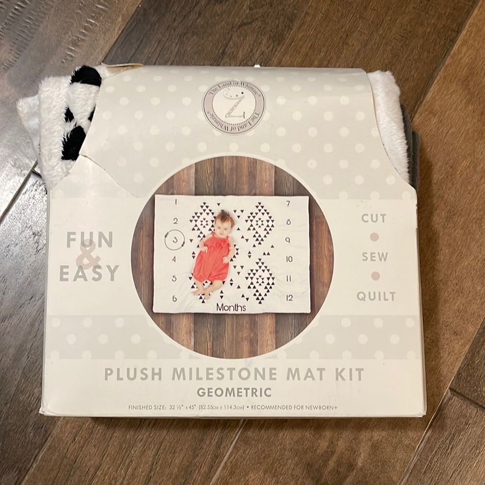 Free when you buy $30 or more, just bundle it!!!!Plush Milestone Mat Kit